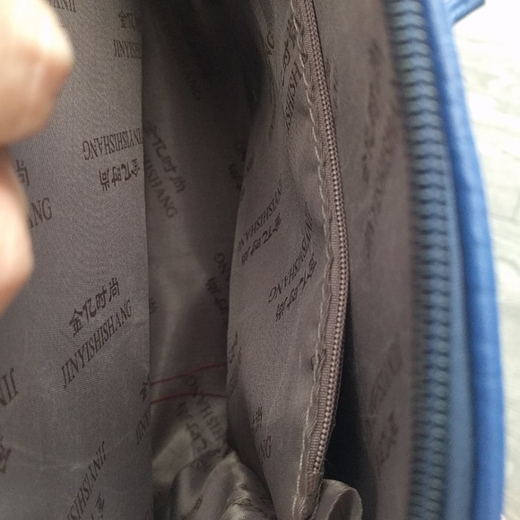 Nice faux leather bagpack 🍀💕🌸 - Picture 5 of 8